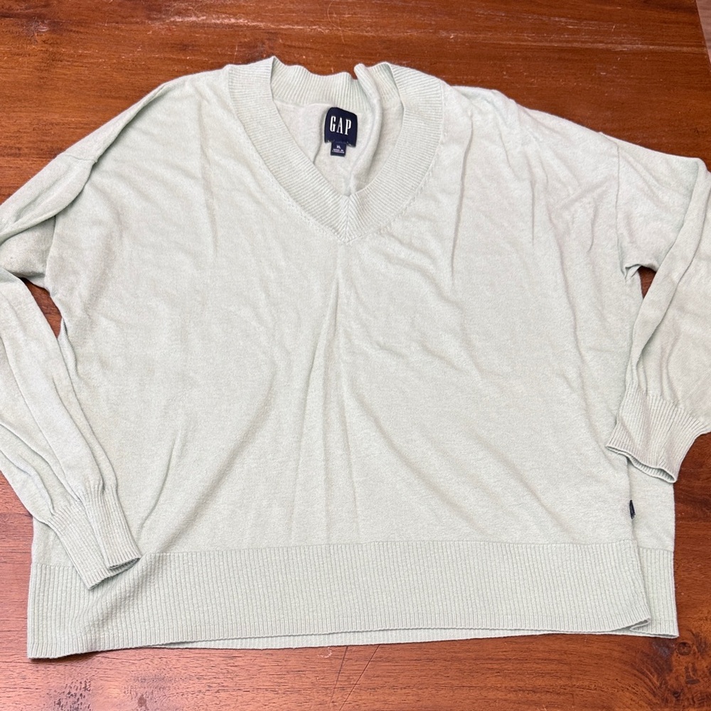 GAP Women's Light Green V-Neck Sweater